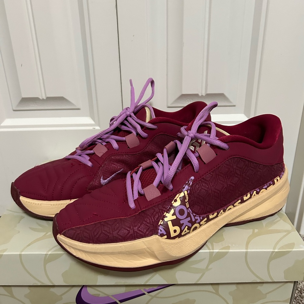 Nike zoom freak 5  Athletic Shoes